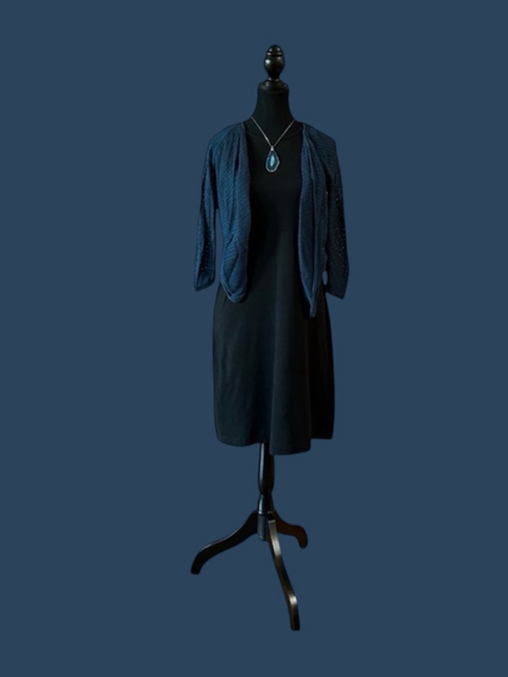🇨🇦 Black Dress with Blue Cardigan and Agate Pendant